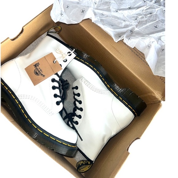 DR. MARTENS | NIB 1460 WOMEN’S SMOOTH LEATHER LACE UP BOOT - Picture 12 of 12